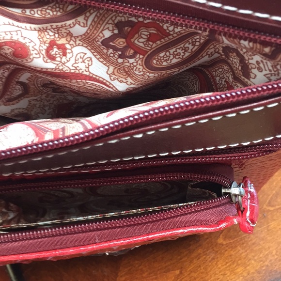 Red leather crossbody purse - Picture 3 of 5